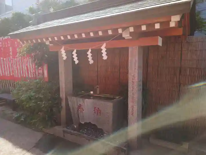豊受稲荷本宮の手水舎