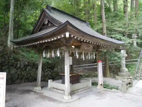 宝登山神社の手水