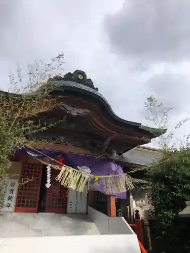 新田神社の本殿