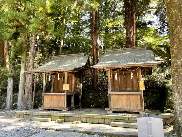 諏訪大社下社春宮の末社・摂社