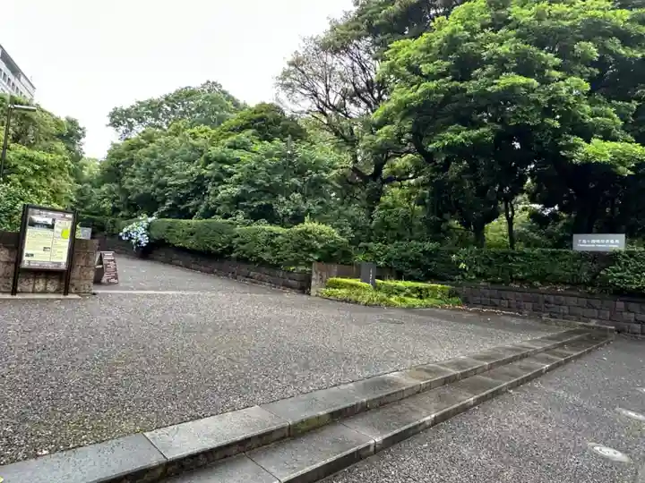 千鳥ヶ淵戦没者墓苑(東京都)