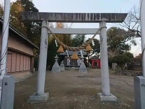 神明社の鳥居