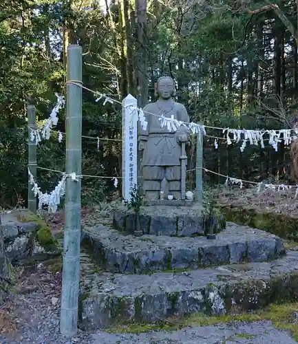 白鳥神社の像