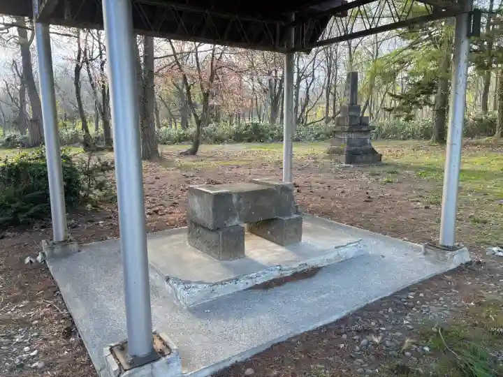 札比内神社の{uncategorized: "未分類", other: "その他", undefined: "問題あり", building: "その他建物", grave: "お墓", sacred_gate: "鳥居", guardian: "狛犬", statue: "像", buddha: "仏像", history: "歴史", nature: "自然", garden: "庭園", animal: "動物", pagoda: "塔", temizu: "手水舎", mountain_gate: "山門・神門", sanctuary: "本殿・本堂", subordinate: "末社・摂社", art: "芸術", scenery: "景色", jizo: "地蔵", ema: "絵馬", goshuin: "御朱印", omikuji: "おみくじ", items: "授与品その他", amulet: "お守り", goshuincho: "御朱印帳", eats: "食事", festival: "お祭り", votive_dance: "神楽", shichigosan: "七五三参", wedding: "結婚式", experience: "体験その他", initially: "初詣", around: "周辺", anti_infection: "感染症対策"}
