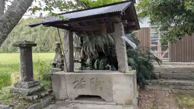 岩崎神社の手水舎