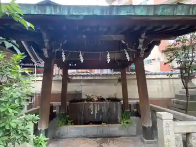 小野照崎神社の手水舎