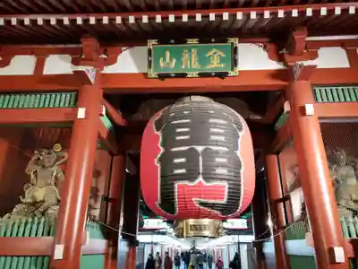 浅草寺の山門・神門