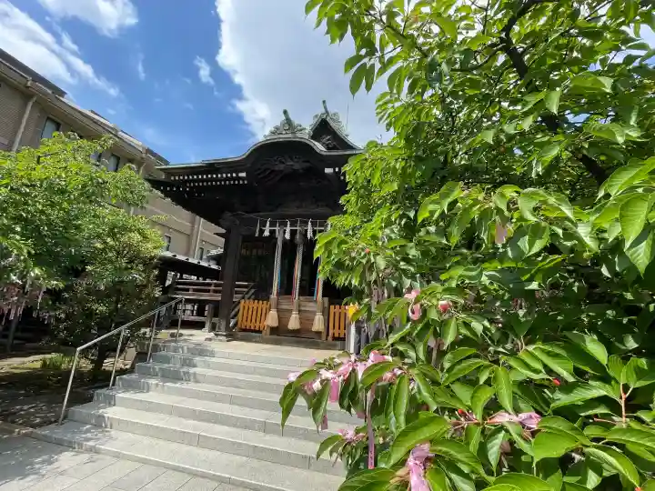 桜神宮の{uncategorized: "未分類", other: "その他", undefined: "問題あり", building: "その他建物", grave: "お墓", sacred_gate: "鳥居", guardian: "狛犬", statue: "像", buddha: "仏像", history: "歴史", nature: "自然", garden: "庭園", animal: "動物", pagoda: "塔", temizu: "手水舎", mountain_gate: "山門・神門", sanctuary: "本殿・本堂", subordinate: "末社・摂社", art: "芸術", scenery: "景色", jizo: "地蔵", ema: "絵馬", goshuin: "御朱印", omikuji: "おみくじ", items: "授与品その他", amulet: "お守り", goshuincho: "御朱印帳", eats: "食事", festival: "お祭り", votive_dance: "神楽", shichigosan: "七五三参", wedding: "結婚式", experience: "体験その他", initially: "初詣", around: "周辺", anti_infection: "感染症対策"}