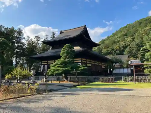 向嶽寺の建物その他