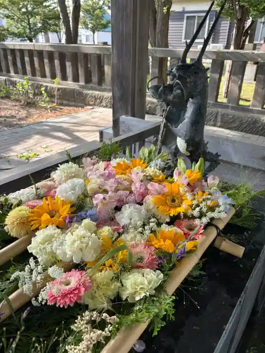 江南神社の{uncategorized: "未分類", other: "その他", undefined: "問題あり", building: "その他建物", grave: "お墓", sacred_gate: "鳥居", guardian: "狛犬", statue: "像", buddha: "仏像", history: "歴史", nature: "自然", garden: "庭園", animal: "動物", pagoda: "塔", temizu: "手水舎", mountain_gate: "山門・神門", sanctuary: "本殿・本堂", subordinate: "末社・摂社", art: "芸術", scenery: "景色", jizo: "地蔵", ema: "絵馬", goshuin: "御朱印", omikuji: "おみくじ", items: "授与品その他", amulet: "お守り", goshuincho: "御朱印帳", eats: "食事", festival: "お祭り", votive_dance: "神楽", shichigosan: "七五三参", wedding: "結婚式", experience: "体験その他", initially: "初詣", around: "周辺", anti_infection: "感染症対策"}