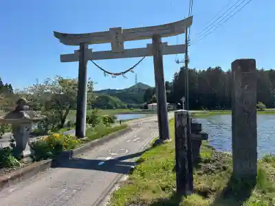 小林瀧尾神社の{uncategorized: "未分類", other: "その他", undefined: "問題あり", building: "その他建物", grave: "お墓", sacred_gate: "鳥居", guardian: "狛犬", statue: "像", buddha: "仏像", history: "歴史", nature: "自然", garden: "庭園", animal: "動物", pagoda: "塔", temizu: "手水舎", mountain_gate: "山門・神門", sanctuary: "本殿・本堂", subordinate: "末社・摂社", art: "芸術", scenery: "景色", jizo: "地蔵", ema: "絵馬", goshuin: "御朱印", omikuji: "おみくじ", items: "授与品その他", amulet: "お守り", goshuincho: "御朱印帳", eats: "食事", festival: "お祭り", votive_dance: "神楽", shichigosan: "七五三参", wedding: "結婚式", experience: "体験その他", initially: "初詣", around: "周辺", anti_infection: "感染症対策"}