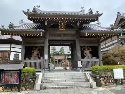 秋葉總本殿可睡斎の山門・神門