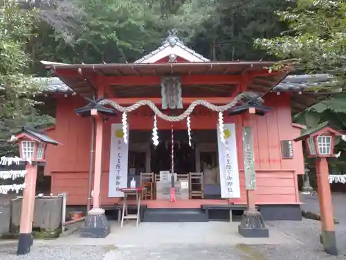 諏訪神社の本殿・本堂