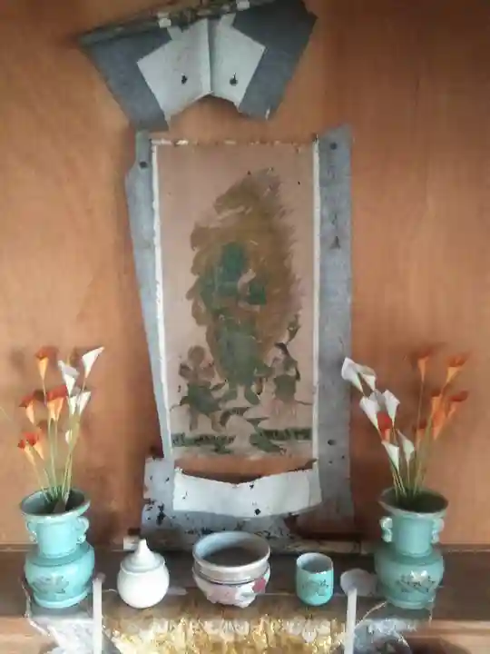 下市磨崖仏の本殿・本堂