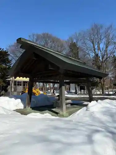 砂川神社の{uncategorized: "未分類", other: "その他", undefined: "問題あり", building: "その他建物", grave: "お墓", sacred_gate: "鳥居", guardian: "狛犬", statue: "像", buddha: "仏像", history: "歴史", nature: "自然", garden: "庭園", animal: "動物", pagoda: "塔", temizu: "手水舎", mountain_gate: "山門・神門", sanctuary: "本殿・本堂", subordinate: "末社・摂社", art: "芸術", scenery: "景色", jizo: "地蔵", ema: "絵馬", goshuin: "御朱印", omikuji: "おみくじ", items: "授与品その他", amulet: "お守り", goshuincho: "御朱印帳", eats: "食事", festival: "お祭り", votive_dance: "神楽", shichigosan: "七五三参", wedding: "結婚式", experience: "体験その他", initially: "初詣", around: "周辺", anti_infection: "感染症対策"}