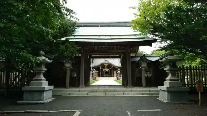 根室金刀比羅神社の山門・神門