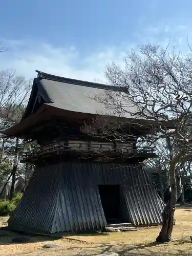 陸奥国分寺薬師堂の{uncategorized: "未分類", other: "その他", undefined: "問題あり", building: "その他建物", grave: "お墓", sacred_gate: "鳥居", guardian: "狛犬", statue: "像", buddha: "仏像", history: "歴史", nature: "自然", garden: "庭園", animal: "動物", pagoda: "塔", temizu: "手水舎", mountain_gate: "山門・神門", sanctuary: "本殿・本堂", subordinate: "末社・摂社", art: "芸術", scenery: "景色", jizo: "地蔵", ema: "絵馬", goshuin: "御朱印", omikuji: "おみくじ", items: "授与品その他", amulet: "お守り", goshuincho: "御朱印帳", eats: "食事", festival: "お祭り", votive_dance: "神楽", shichigosan: "七五三参", wedding: "結婚式", experience: "体験その他", initially: "初詣", around: "周辺", anti_infection: "感染症対策"}