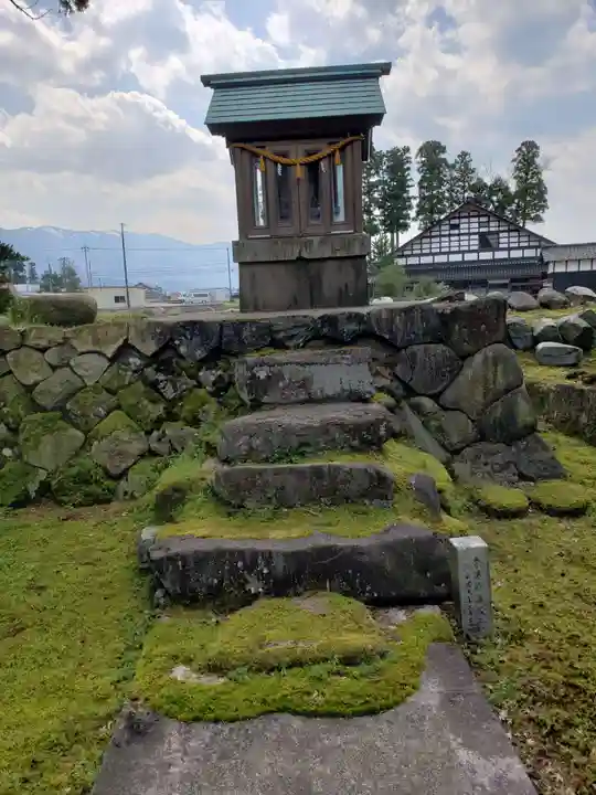 山見八幡宮の末社・摂社