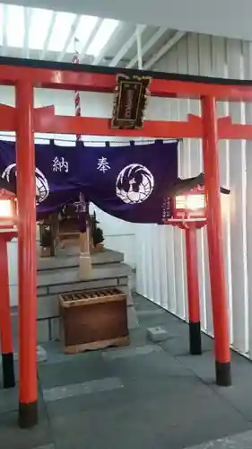 歌舞伎稲荷神社の鳥居