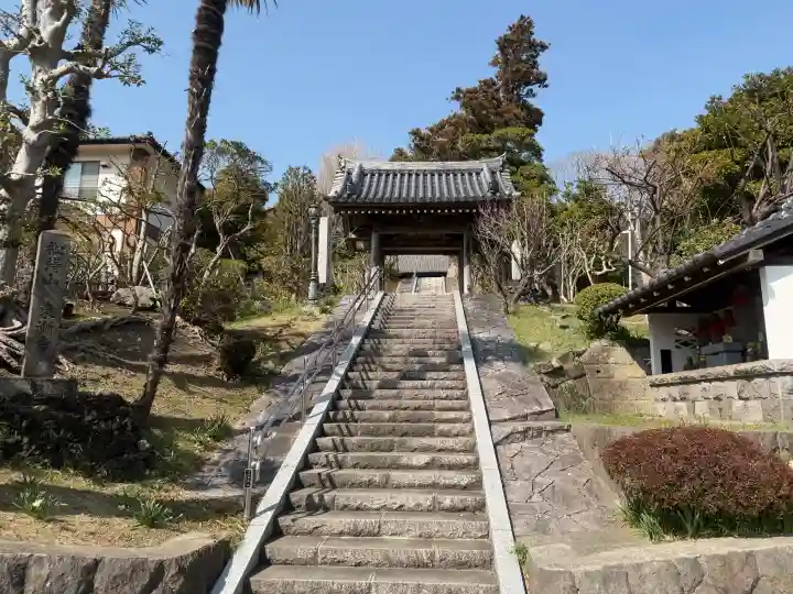 東漸寺の{uncategorized: "未分類", other: "その他", undefined: "問題あり", building: "その他建物", grave: "お墓", sacred_gate: "鳥居", guardian: "狛犬", statue: "像", buddha: "仏像", history: "歴史", nature: "自然", garden: "庭園", animal: "動物", pagoda: "塔", temizu: "手水舎", mountain_gate: "山門・神門", sanctuary: "本殿・本堂", subordinate: "末社・摂社", art: "芸術", scenery: "景色", jizo: "地蔵", ema: "絵馬", goshuin: "御朱印", omikuji: "おみくじ", items: "授与品その他", amulet: "お守り", goshuincho: "御朱印帳", eats: "食事", festival: "お祭り", votive_dance: "神楽", shichigosan: "七五三参", wedding: "結婚式", experience: "体験その他", initially: "初詣", around: "周辺", anti_infection: "感染症対策"}