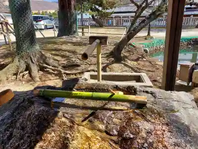 氷室神社の{uncategorized: "未分類", other: "その他", undefined: "問題あり", building: "その他建物", grave: "お墓", sacred_gate: "鳥居", guardian: "狛犬", statue: "像", buddha: "仏像", history: "歴史", nature: "自然", garden: "庭園", animal: "動物", pagoda: "塔", temizu: "手水舎", mountain_gate: "山門・神門", sanctuary: "本殿・本堂", subordinate: "末社・摂社", art: "芸術", scenery: "景色", jizo: "地蔵", ema: "絵馬", goshuin: "御朱印", omikuji: "おみくじ", items: "授与品その他", amulet: "お守り", goshuincho: "御朱印帳", eats: "食事", festival: "お祭り", votive_dance: "神楽", shichigosan: "七五三参", wedding: "結婚式", experience: "体験その他", initially: "初詣", around: "周辺", anti_infection: "感染症対策"}