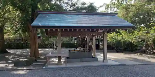 安房神社の手水舎