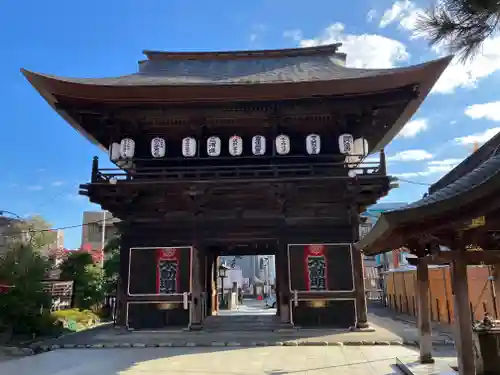 高幡不動尊　金剛寺の山門