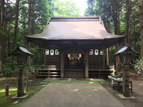 横浜八幡神社の本殿