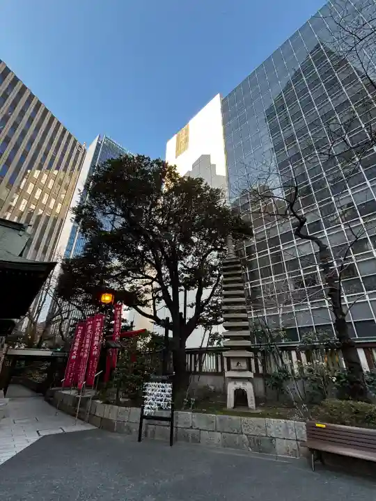 虎ノ門金刀比羅宮の{uncategorized: "未分類", other: "その他", undefined: "問題あり", building: "その他建物", grave: "お墓", sacred_gate: "鳥居", guardian: "狛犬", statue: "像", buddha: "仏像", history: "歴史", nature: "自然", garden: "庭園", animal: "動物", pagoda: "塔", temizu: "手水舎", mountain_gate: "山門・神門", sanctuary: "本殿・本堂", subordinate: "末社・摂社", art: "芸術", scenery: "景色", jizo: "地蔵", ema: "絵馬", goshuin: "御朱印", omikuji: "おみくじ", items: "授与品その他", amulet: "お守り", goshuincho: "御朱印帳", eats: "食事", festival: "お祭り", votive_dance: "神楽", shichigosan: "七五三参", wedding: "結婚式", experience: "体験その他", initially: "初詣", around: "周辺", anti_infection: "感染症対策"}