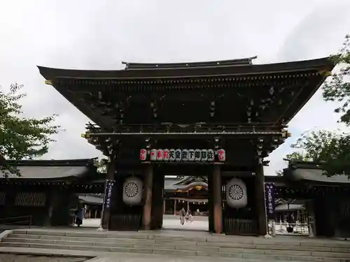 寒川神社の山門・神門