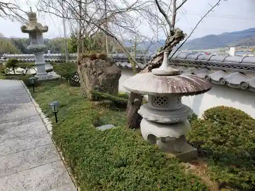 清光寺の庭園