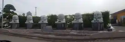 御誕生寺（猫寺）の地蔵