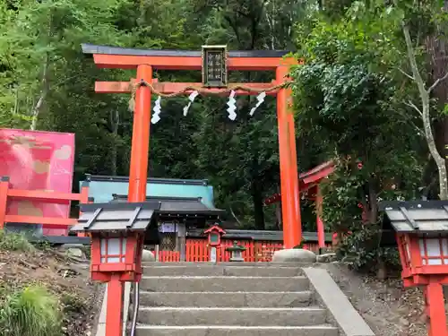 櫟谷宗像神社（松尾大社摂社）の鳥居