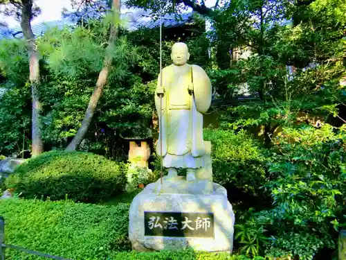 東長谷寺　薬王院の像