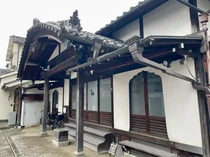 龍谷寺の{uncategorized: "未分類", other: "その他", undefined: "問題あり", building: "その他建物", grave: "お墓", sacred_gate: "鳥居", guardian: "狛犬", statue: "像", buddha: "仏像", history: "歴史", nature: "自然", garden: "庭園", animal: "動物", pagoda: "塔", temizu: "手水舎", mountain_gate: "山門・神門", sanctuary: "本殿・本堂", subordinate: "末社・摂社", art: "芸術", scenery: "景色", jizo: "地蔵", ema: "絵馬", goshuin: "御朱印", omikuji: "おみくじ", items: "授与品その他", amulet: "お守り", goshuincho: "御朱印帳", eats: "食事", festival: "お祭り", votive_dance: "神楽", shichigosan: "七五三参", wedding: "結婚式", experience: "体験その他", initially: "初詣", around: "周辺", anti_infection: "感染症対策"}