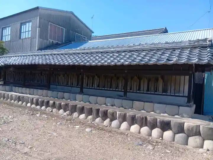応蓮寺の{uncategorized: "未分類", other: "その他", undefined: "問題あり", building: "その他建物", grave: "お墓", sacred_gate: "鳥居", guardian: "狛犬", statue: "像", buddha: "仏像", history: "歴史", nature: "自然", garden: "庭園", animal: "動物", pagoda: "塔", temizu: "手水舎", mountain_gate: "山門・神門", sanctuary: "本殿・本堂", subordinate: "末社・摂社", art: "芸術", scenery: "景色", jizo: "地蔵", ema: "絵馬", goshuin: "御朱印", omikuji: "おみくじ", items: "授与品その他", amulet: "お守り", goshuincho: "御朱印帳", eats: "食事", festival: "お祭り", votive_dance: "神楽", shichigosan: "七五三参", wedding: "結婚式", experience: "体験その他", initially: "初詣", around: "周辺", anti_infection: "感染症対策"}