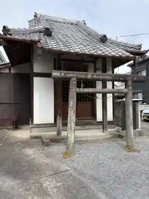 白山神社の{uncategorized: "未分類", other: "その他", undefined: "問題あり", building: "その他建物", grave: "お墓", sacred_gate: "鳥居", guardian: "狛犬", statue: "像", buddha: "仏像", history: "歴史", nature: "自然", garden: "庭園", animal: "動物", pagoda: "塔", temizu: "手水舎", mountain_gate: "山門・神門", sanctuary: "本殿・本堂", subordinate: "末社・摂社", art: "芸術", scenery: "景色", jizo: "地蔵", ema: "絵馬", goshuin: "御朱印", omikuji: "おみくじ", items: "授与品その他", amulet: "お守り", goshuincho: "御朱印帳", eats: "食事", festival: "お祭り", votive_dance: "神楽", shichigosan: "七五三参", wedding: "結婚式", experience: "体験その他", initially: "初詣", around: "周辺", anti_infection: "感染症対策"}