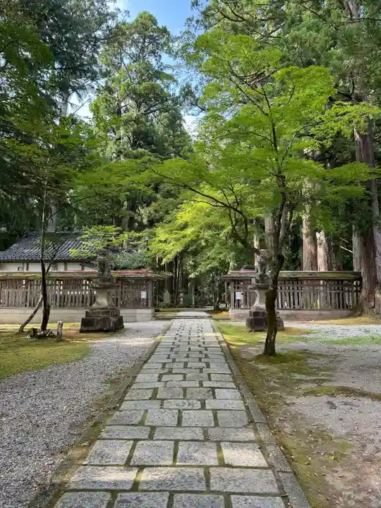 雄山神社中宮祈願殿(富山県)