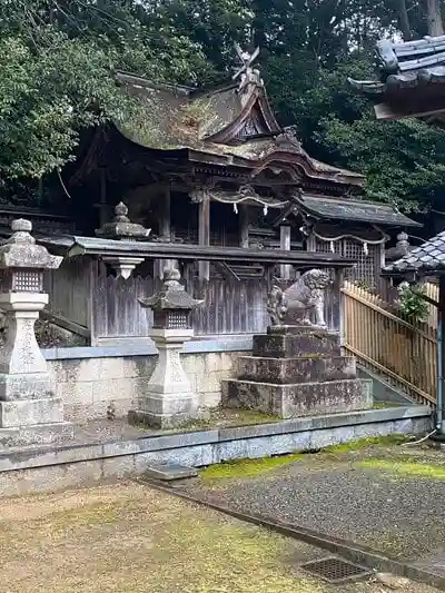 山直神社の本殿