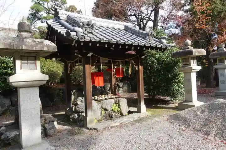 九帝王宮 萱野神社の手水舎