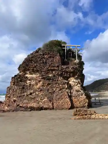 稲佐の浜　弁天島(島根県)