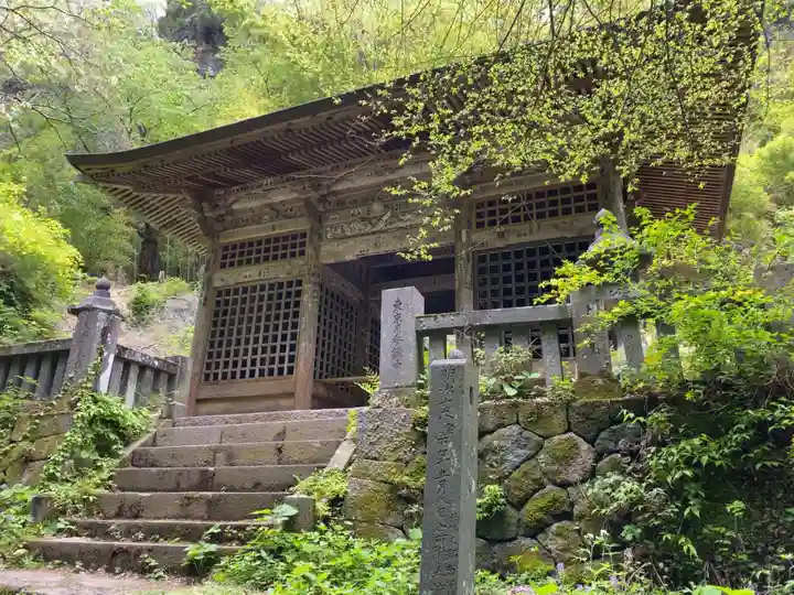 釋尊寺の山門・神門