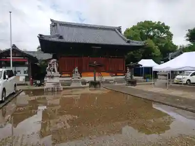 新田白山神社の本殿・本堂