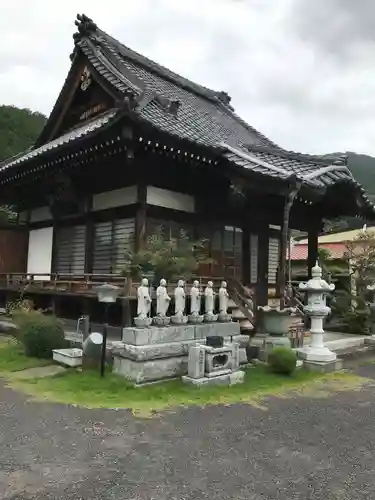 夛宝院長福寺の本殿・本堂