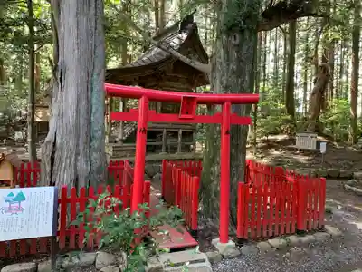 涼ケ岡八幡神社の末社・摂社