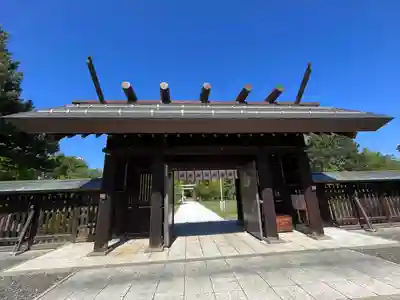 札幌護國神社の山門・神門