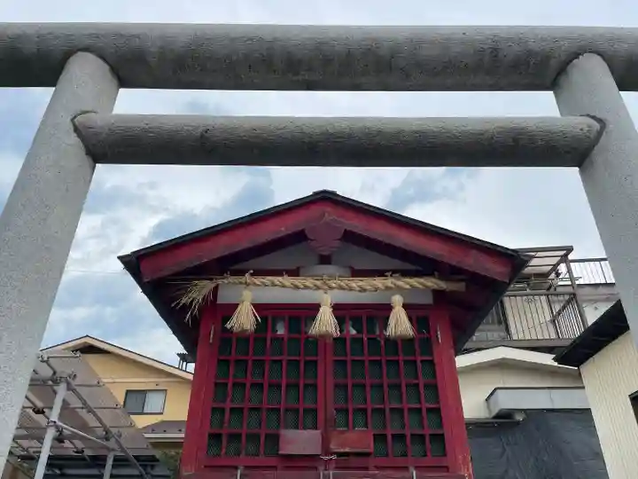 穴山稲荷神社(山梨県)