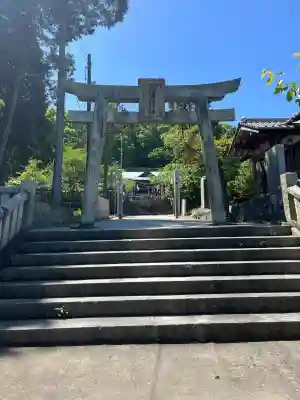 茗荷神社の{uncategorized: "未分類", other: "その他", undefined: "問題あり", building: "その他建物", grave: "お墓", sacred_gate: "鳥居", guardian: "狛犬", statue: "像", buddha: "仏像", history: "歴史", nature: "自然", garden: "庭園", animal: "動物", pagoda: "塔", temizu: "手水舎", mountain_gate: "山門・神門", sanctuary: "本殿・本堂", subordinate: "末社・摂社", art: "芸術", scenery: "景色", jizo: "地蔵", ema: "絵馬", goshuin: "御朱印", omikuji: "おみくじ", items: "授与品その他", amulet: "お守り", goshuincho: "御朱印帳", eats: "食事", festival: "お祭り", votive_dance: "神楽", shichigosan: "七五三参", wedding: "結婚式", experience: "体験その他", initially: "初詣", around: "周辺", anti_infection: "感染症対策"}