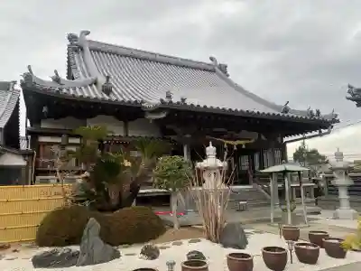 万福寺の{uncategorized: "未分類", other: "その他", undefined: "問題あり", building: "その他建物", grave: "お墓", sacred_gate: "鳥居", guardian: "狛犬", statue: "像", buddha: "仏像", history: "歴史", nature: "自然", garden: "庭園", animal: "動物", pagoda: "塔", temizu: "手水舎", mountain_gate: "山門・神門", sanctuary: "本殿・本堂", subordinate: "末社・摂社", art: "芸術", scenery: "景色", jizo: "地蔵", ema: "絵馬", goshuin: "御朱印", omikuji: "おみくじ", items: "授与品その他", amulet: "お守り", goshuincho: "御朱印帳", eats: "食事", festival: "お祭り", votive_dance: "神楽", shichigosan: "七五三参", wedding: "結婚式", experience: "体験その他", initially: "初詣", around: "周辺", anti_infection: "感染症対策"}