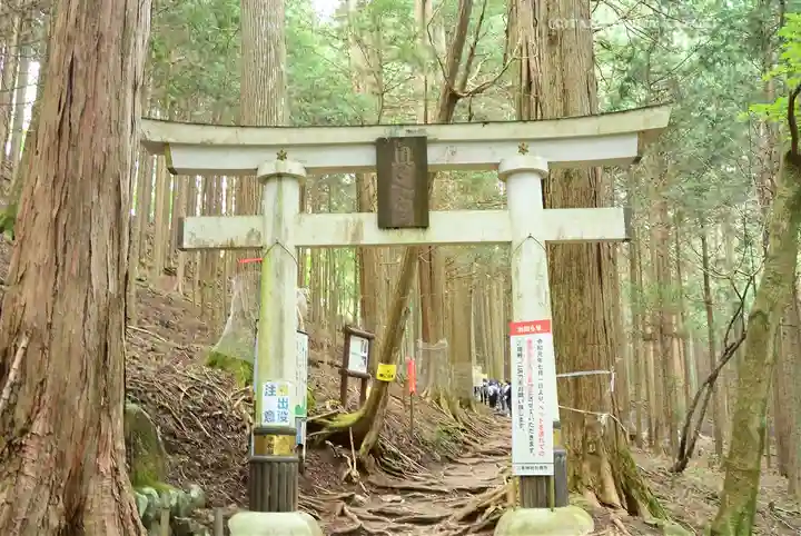 三峯神社奥宮(埼玉県)